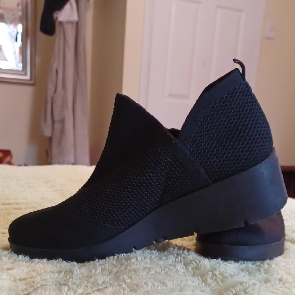 Anne Klein Sz 9M, Quinta, Black Woven Slip-On Booties. New Condition